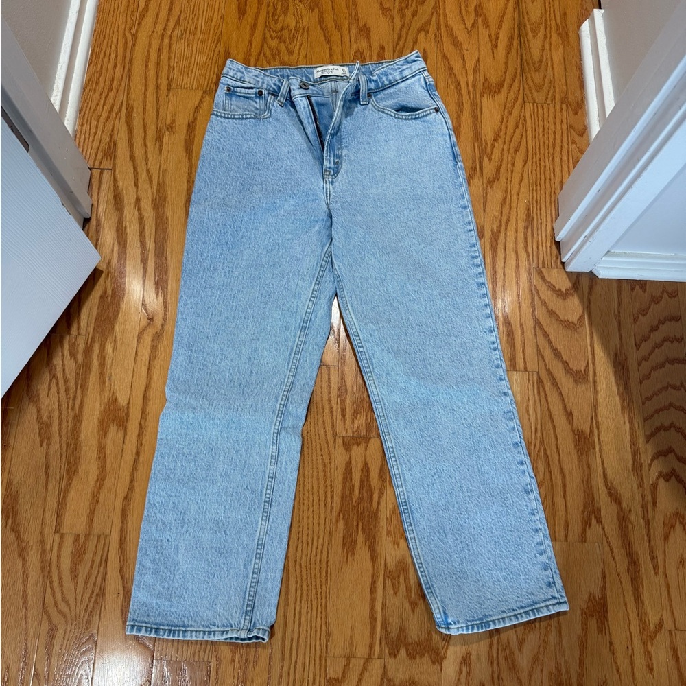 Abercrombie 90’s Straight Ultra High Rise Jeans